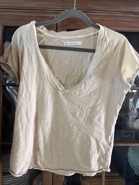 We The Free Lightweight Beige V-Neck Short Sleeve Tee
